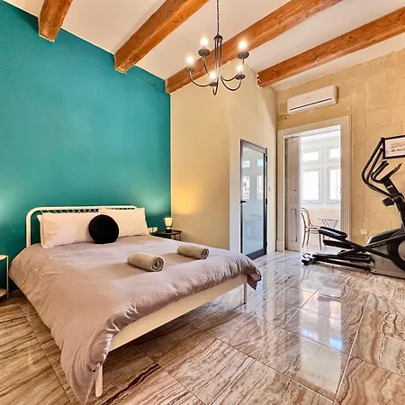 Charming Home! Steps From Sea & Promenade 別荘