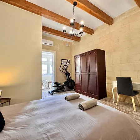 Charming Home! Steps From Sea & Promenade 別荘 *