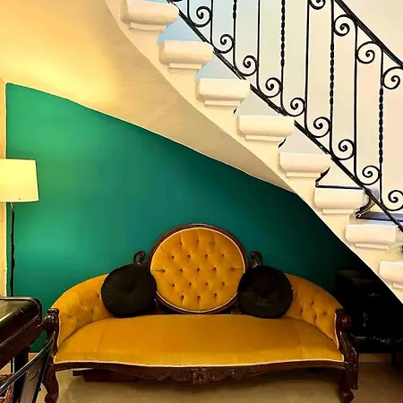 Charming Home! Steps From Sea & Promenade Hébergement de vacances