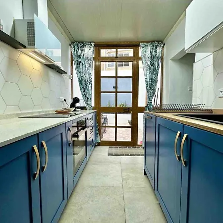 Charming Home! Steps From Sea & Promenade