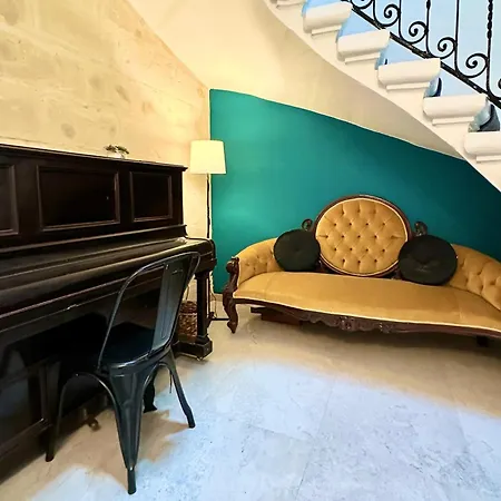 Hébergement de vacances Charming Home! Steps From Sea & Promenade