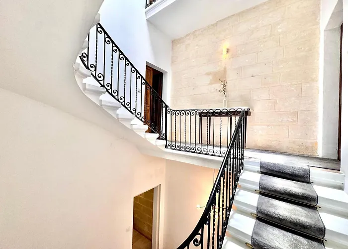 Tatil Evi Charming Home! Steps From Sea & Promenade