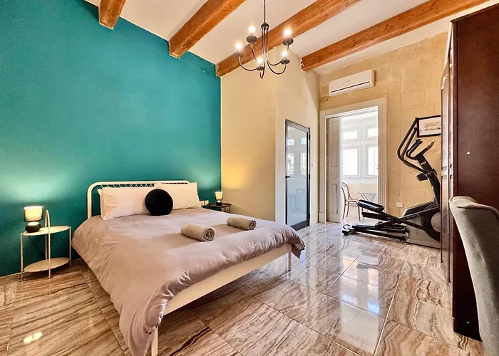 Charming Home! Steps From Sea & Promenade Tatil Evi