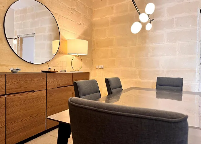 Tatil Evi Charming Home! Steps From Sea & Promenade *