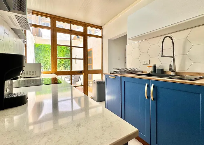 Charming Home! Steps From Sea & Promenade Sliema