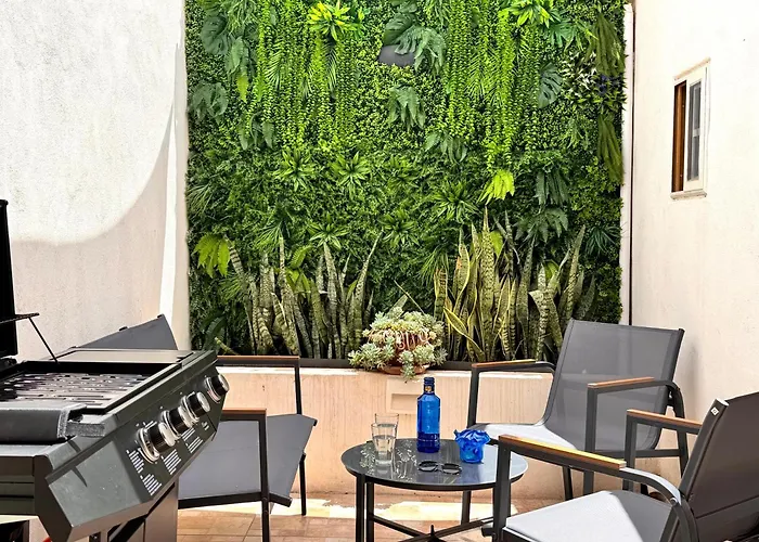 Tatil Evi Charming Home! Steps From Sea & Promenade Sliema