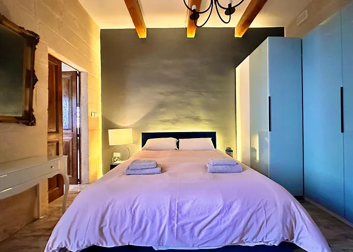 Charming Home! Steps From Sea & Promenade *