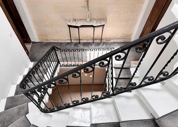 Charming Home! Steps From Sea & Promenade Sliema