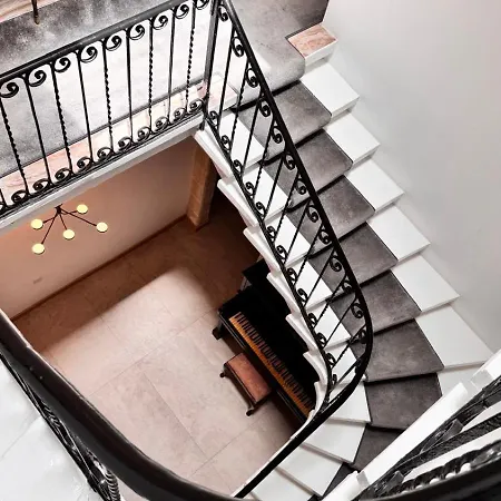 Charming Home! Steps From Sea & Promenade Vakantiehuis Sliema